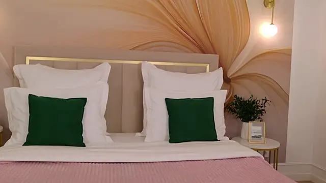 milaleoneli online show from 06-22-26, 03:09