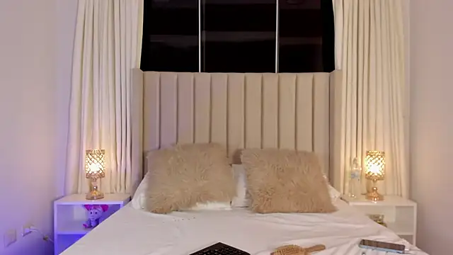 Aliison Smith online show from 04-16-26, 03:51