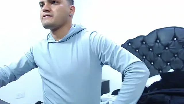 Snapshot of Group_Lustt chatting on 02-13-25, 03:39 Group Lustt online show from 02-13-25, 03:39