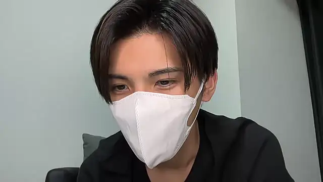 Lio kun online show from 12-17-24, 01:05