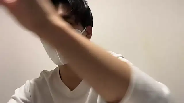 Lio kun online show from 10-27-25, 01:04