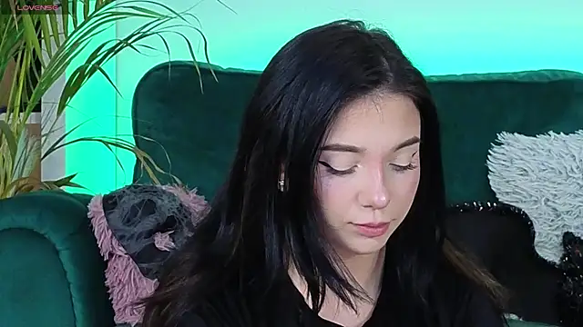 AveryWillow online show from 11-03-25, 08:04