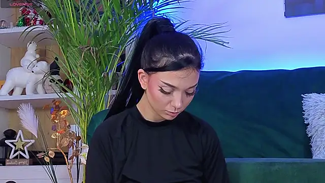 AveryWillow online show from 12-05-25, 04:03