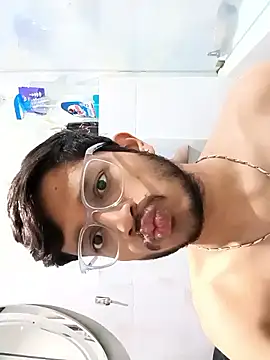 Snapshot of skinnyyyyyyyyy chatting on 02-15-25, 02:58 skinnyyyyyyyyy online show from 02-15-25, 02:58