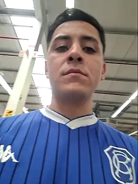 Snapshot of Martinhub-69 chatting on 09-10-25, 07:36 Martinhub-69 online show from 09-10-25, 07:36