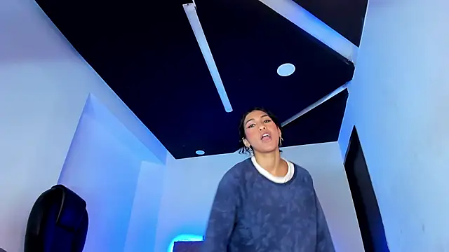 MiaCavallii  online show from 01-28-25, 09:19