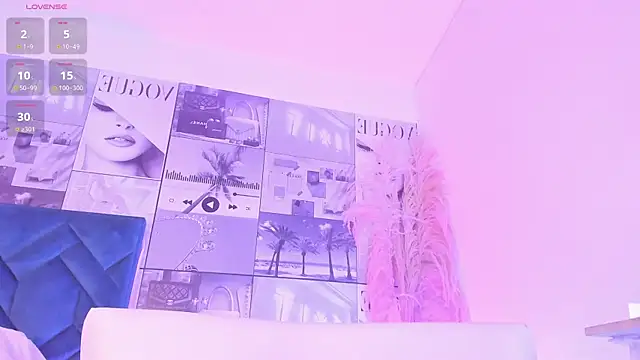 MiaCavallii  online show from 10-12-25, 04:11