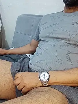 Snapshot of bruce_bigg chatting on 05-30-26, 12:24 bruce bigg online show from 05-30-26, 12:24
