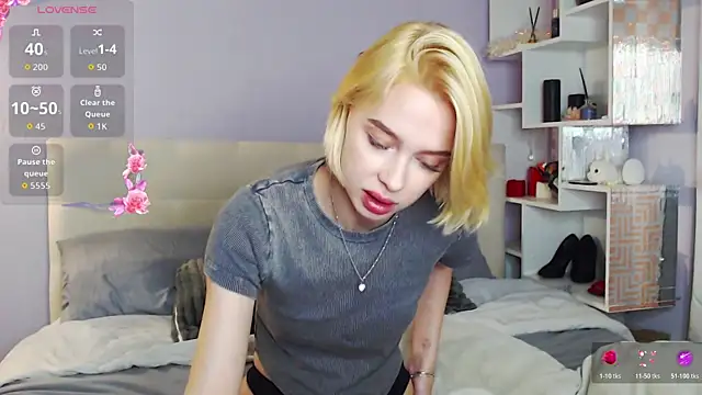 Snapshot of White_Lioness chatting on 10-21-25, 03:13 White Lioness online show from 10-21-25, 03:13