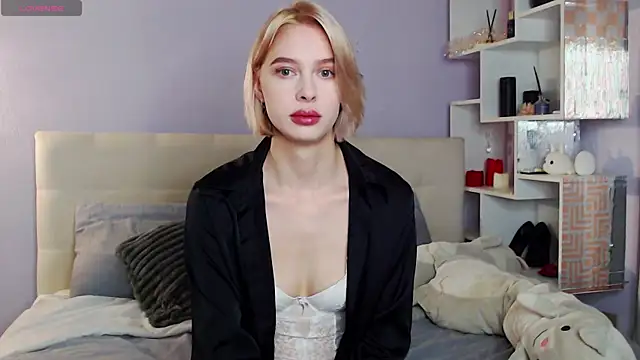 Snapshot of White_Lioness chatting on 11-01-25, 05:37 White Lioness online show from 11-01-25, 05:37