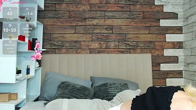 Snapshot of White_Lioness chatting on 03-30-26, 04:52 White Lioness online show from 03-30-26, 04:52