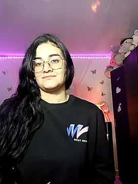 Hanna Kinsley online show from 01-04-25, 03:29