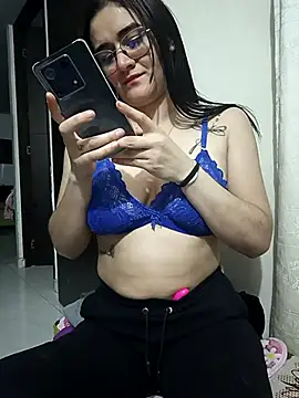 Hanna Kinsley online show from 02-05-25, 03:13