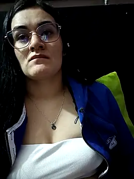 Hanna Kinsley online show from 09-20-25, 04:35