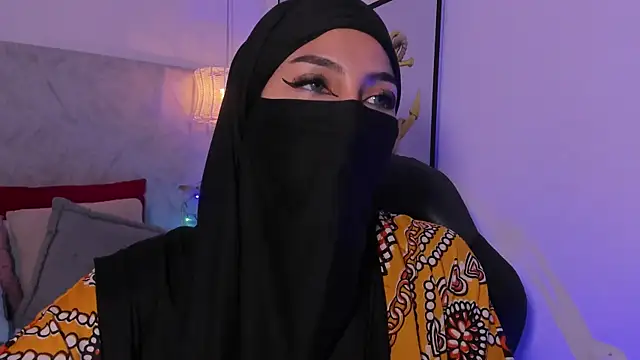 naomiii   online show from 12-22-25, 11:40