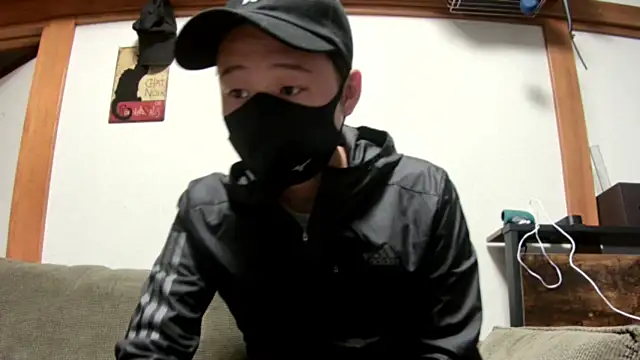 Snapshot of tuki_fu chatting on 12-09-24, 12:19 tuki fu online show from 12-09-24, 12:19