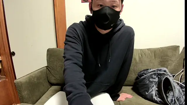 Snapshot of tuki_fu chatting on 01-10-25, 12:15 tuki fu online show from 01-10-25, 12:15