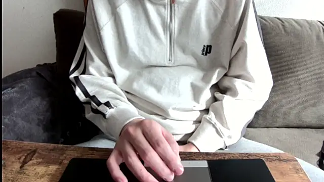 Snapshot of tuki_fu chatting on 01-25-25, 04:02 tuki fu online show from 01-25-25, 04:02