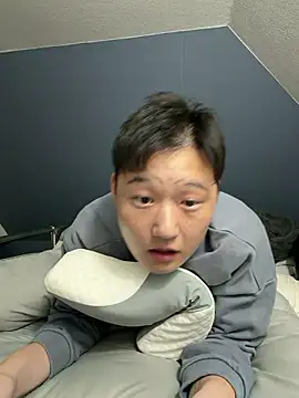 Snapshot of tuki_fu chatting on 04-24-26, 12:07 tuki fu online show from 04-24-26, 12:07