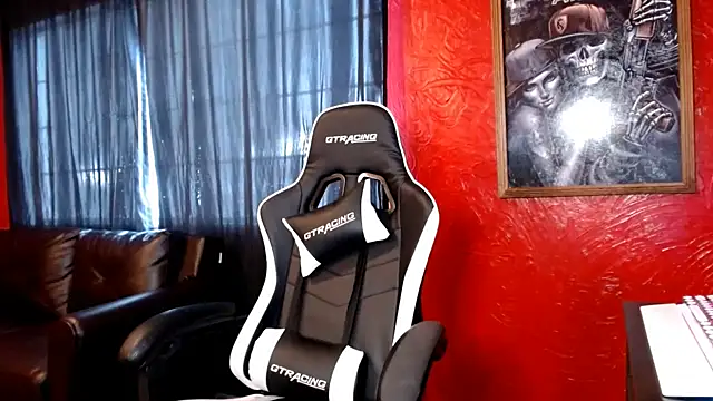 Snapshot of daddy_girl88 chatting on 10-01-25, 04:57 daddy girl88 online show from 10-01-25, 04:57