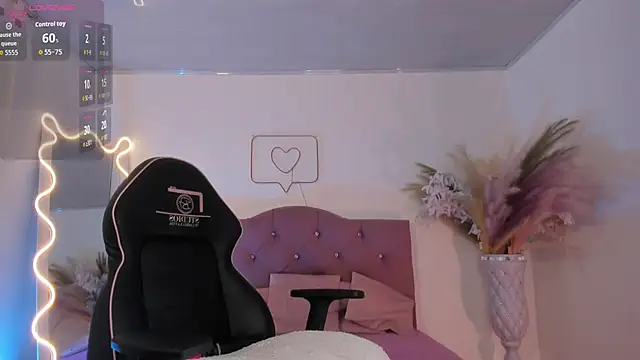 Snapshot of Amara_tay chatting on 11-06-25, 07:26 Amara tay online show from 11-06-25, 07:26