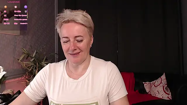 Snapshot of Nika_Smit chatting on 07-10-26, 08:18 Nika Smit online show from 07-10-26, 08:18