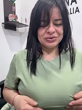 NATHALIA-28  online show from 05-27-26, 11:51