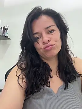 Snapshot of NATHALIA-28_ chatting on 06-20-26, 01:25 NATHALIA-28 online show from 06-20-26, 01:25