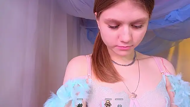 AlisiaSpinnet  online show from 12-20-24, 11:00