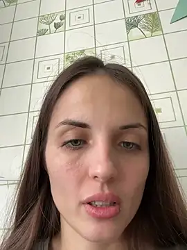 Snapshot of AmiLavs chatting on 12-24-24, 11:28 AmiLavs online show from 12-24-24, 11:28