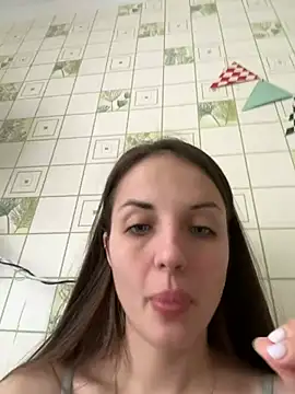 Snapshot of AmiLavs chatting on 01-08-25, 11:21 AmiLavs online show from 01-08-25, 11:21