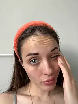 Snapshot of AmiLavs chatting on 02-12-25, 11:18 AmiLavs online show from 02-12-25, 11:18