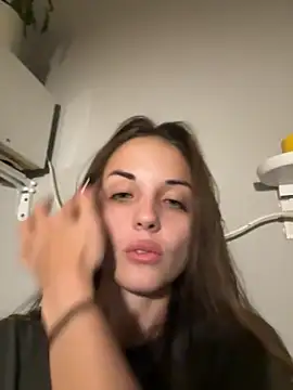 Snapshot of AmiLavs chatting on 10-09-25, 08:29 AmiLavs online show from 10-09-25, 08:29