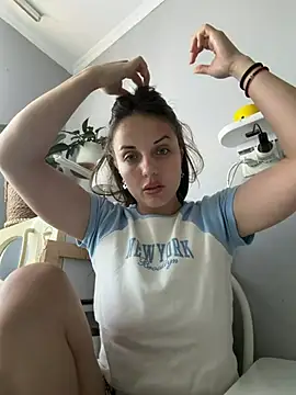 Snapshot of AmiLavs chatting on 07-02-26, 11:27 AmiLavs online show from 07-02-26, 11:27