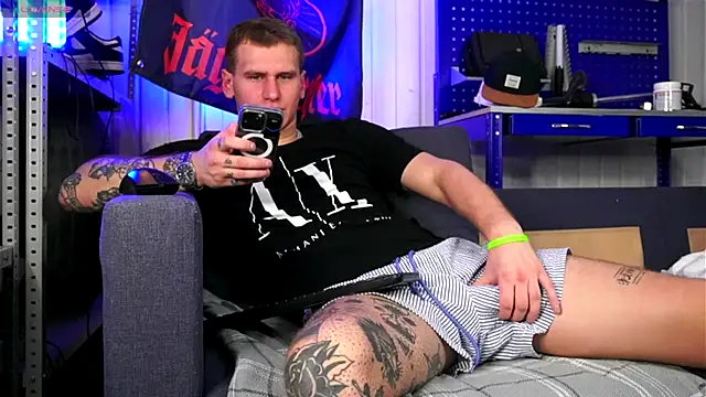 Snapshot of vance_rulez chatting on 10-24-25, 04:53 vance rulez online show from 10-24-25, 04:53