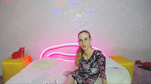 KlaryBrait online show from 12-15-24, 03:20