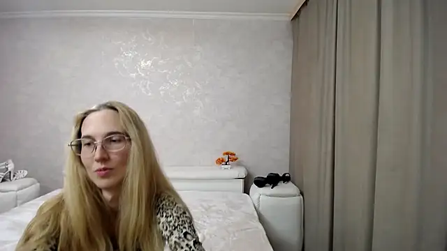 KlaryBrait online show from 12-17-25, 04:46