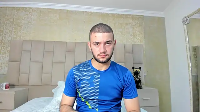 Snapshot of MaximusDick1_ chatting on 10-16-25, 03:40 MaximusDick1 online show from 10-16-25, 03:40