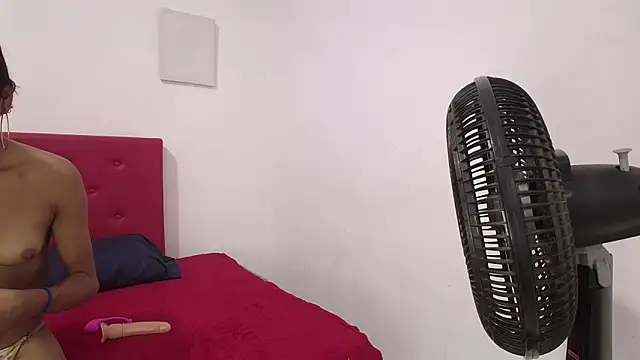 Snapshot of issa_kitty chatting on 01-21-25, 07:50 issa kitty online show from 01-21-25, 07:50