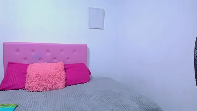 Snapshot of issa_kitty chatting on 01-30-25, 06:46 issa kitty online show from 01-30-25, 06:46