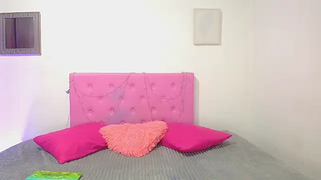 Snapshot of issa_kitty chatting on 02-01-25, 05:16 issa kitty online show from 02-01-25, 05:16