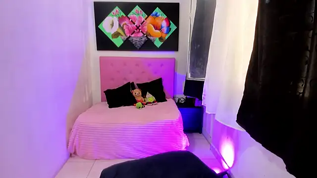 Snapshot of issa_kitty chatting on 11-26-25, 06:31 issa kitty online show from 11-26-25, 06:31