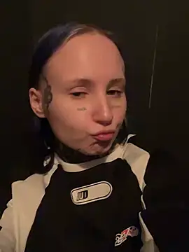 Snapshot of mei_honey_ chatting on 01-26-25, 11:39 mei honey online show from 01-26-25, 11:39