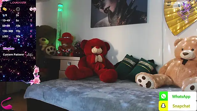 Snapshot of EvelynAisha chatting on 02-21-25, 02:06 EvelynAisha online show from 02-21-25, 02:06