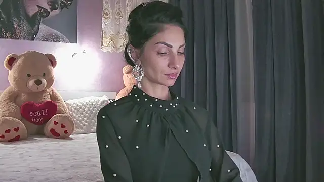 Snapshot of EvelynAisha chatting on 11-20-25, 07:24 EvelynAisha online show from 11-20-25, 07:24