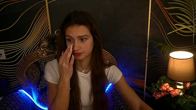 Snapshot of ValeryRoyale chatting on 12-24-24, 10:55 ValeryRoyale online show from 12-24-24, 10:55