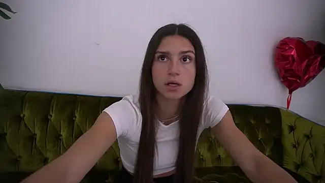 Snapshot of ValeryRoyale chatting on 03-14-25, 08:21 ValeryRoyale online show from 03-14-25, 08:21