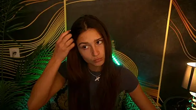 Snapshot of ValeryRoyale chatting on 03-18-25, 02:15 ValeryRoyale online show from 03-18-25, 02:15