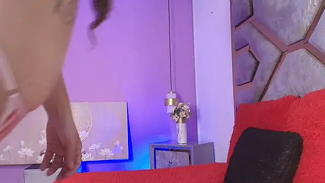 BRITHANY SPARK online show from 11-27-25, 04:14