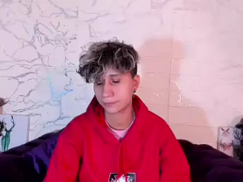 Im Milan Rs online show from 03-15-25, 02:03